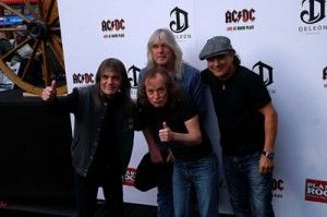 AC/DC en la alfombra negra