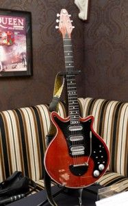 Guitarra que Brian May fabricó con su padre a los 17 años