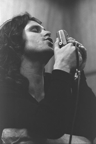 Jim Morrison, cantante de The Doors, murió hace 44 años