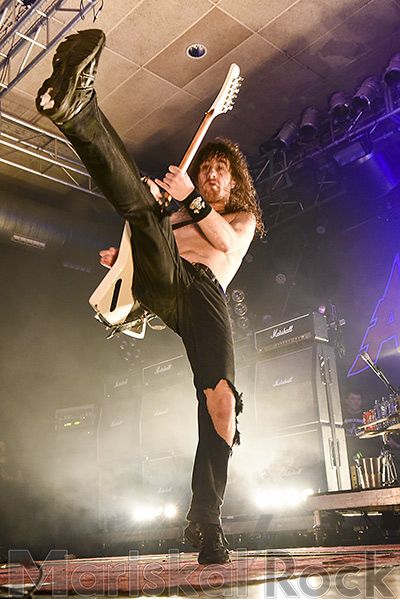 airbourne3