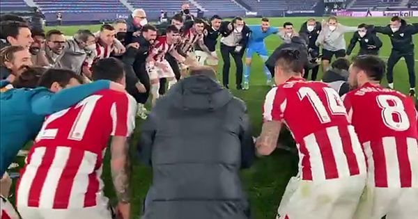 El Athletic de Bilbao celebra su clasificación al ritmo de La Polla ...