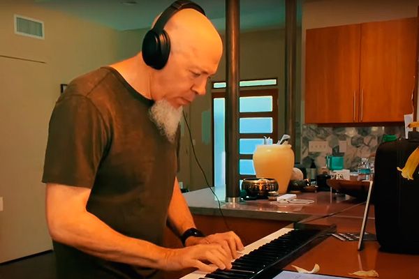Jordan Rudess (Dream Theater) dice que “probablemente” girarán pronto por  España: “No iré a un McDonalds si estoy ahí” - MariskalRock.com