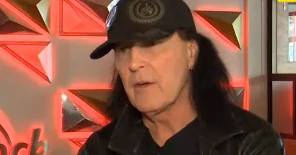 Dave Evans recuerda cómo era AC/DC en sus inicios: