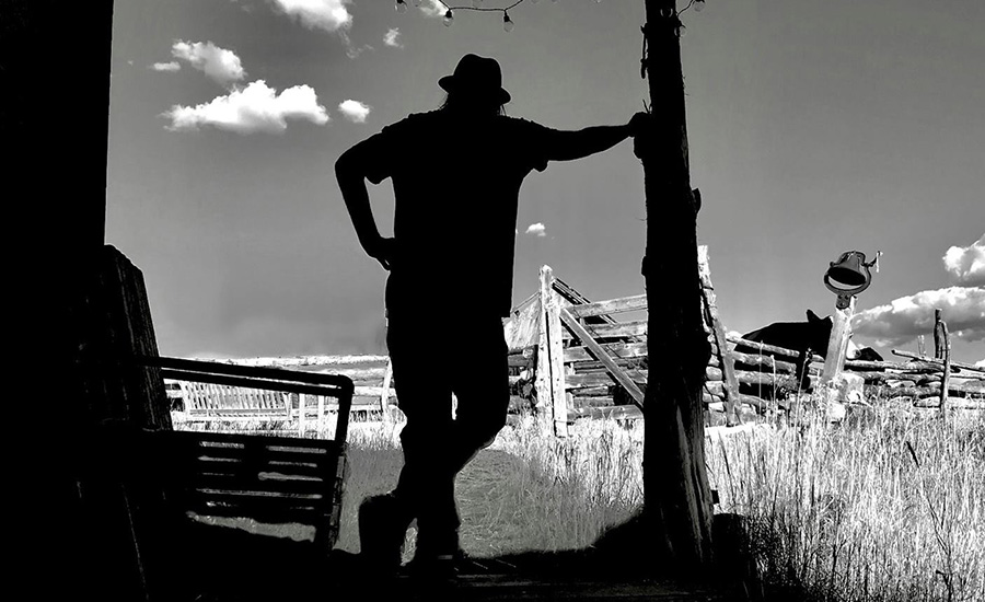 Neil Young cancela su gira europea de 2026: “No es el momento”