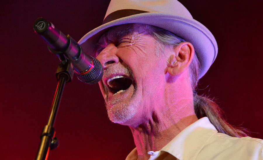 Muere Alex Ligertwood, exvocalista de Santana, a los 79 años: “El mejor cantante que ha existido”