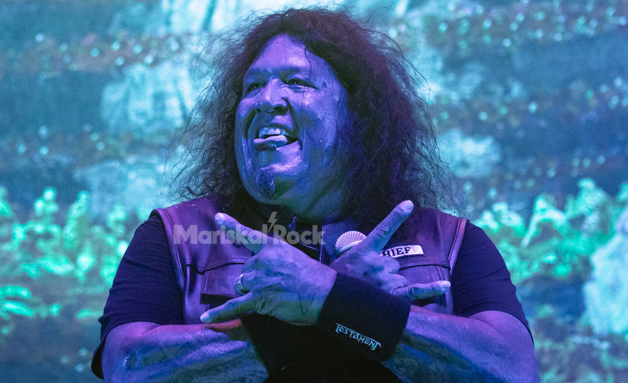 Llevamos décadas disfrutando de un despliegue vertiginoso de rock y metal de gran calidad. Después de tantos años de historia y con una sociedad abruptamente digitalizada, parece inconcebible que algo pueda sorprendernos. La cultura popular subsiste, en gran medida, a través de la nostalgia, lo que provoca que muchos proyectos que emergen con fuerza compartan 
La entrada "Me gustaría que muchas bandas nuevas intentaran encontrar su propia identidad en lo que respecta a los vocalistas; se están imitando unas a otras": El diagnóstico de Chuck Billy (Testament) de la escena actual se publicó primero en MariskalRock.com.