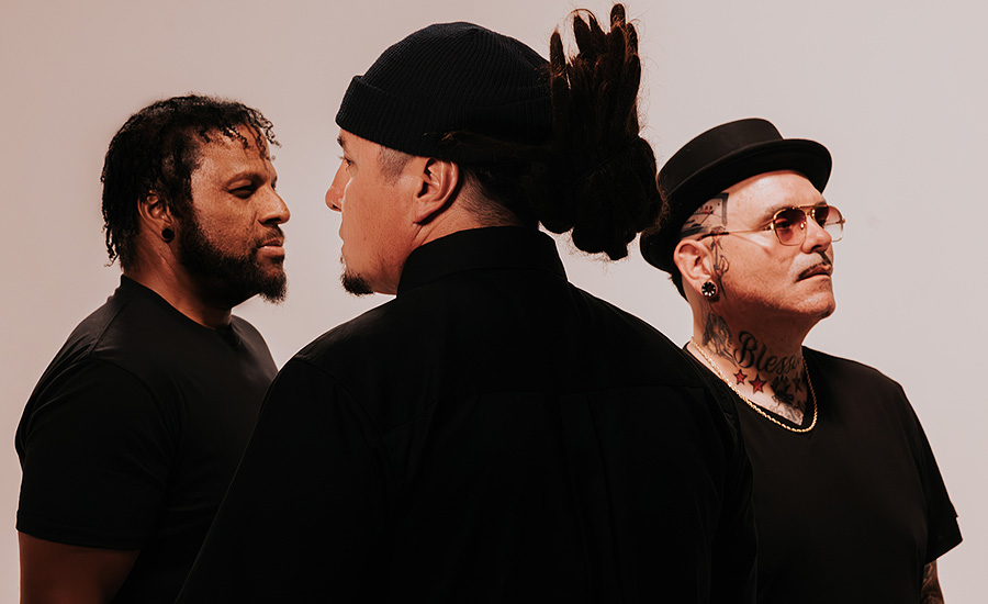 P.O.D. vuelve a Europa en uno de los momentos más dulces que ha vivido la banda en los últimos años. Con 'Veritas' (2024, Mascot Records) todavía muy presente, un nuevo disco de estudio ya terminado y actuaciones tan destacadas en la península como el concierto junto a Limp Bizkit en Madrid (1 de julio de 2026, 
La entrada Entrevista a P.O.D.: "Recuerdo haber visto los carteles del Resurrection Fest y preguntarme por qué no estábamos allí; estamos muy emocionados de ir" se publicó primero en MariskalRock.com.