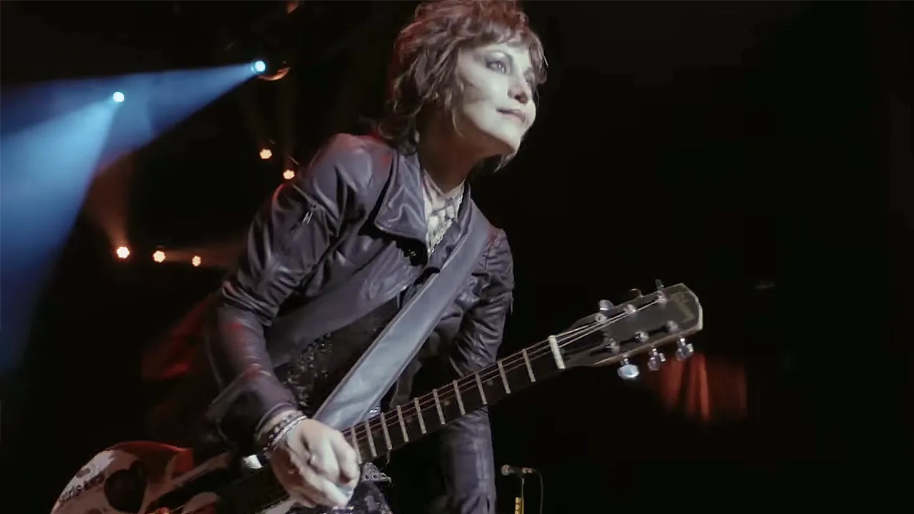Joan Jett cancela conciertos tras someterse a una delicada operación - MariskalRock.com
